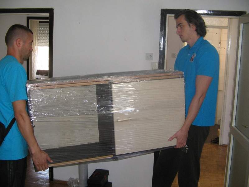 Kutije za pakovanje PUC PUC Strec i Trake Papir Stiropor Beograd